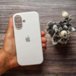 適用於蘋果 iPhone 17 的白色原廠矽膠保護殼